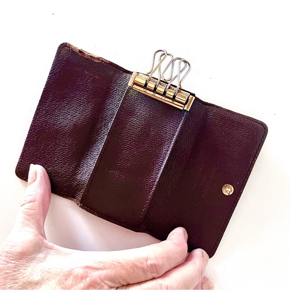 LOUIS VUITTON Damier Brown Checkered 4-Hook Key Holder Made in Paris, France - Picture 9 of 11